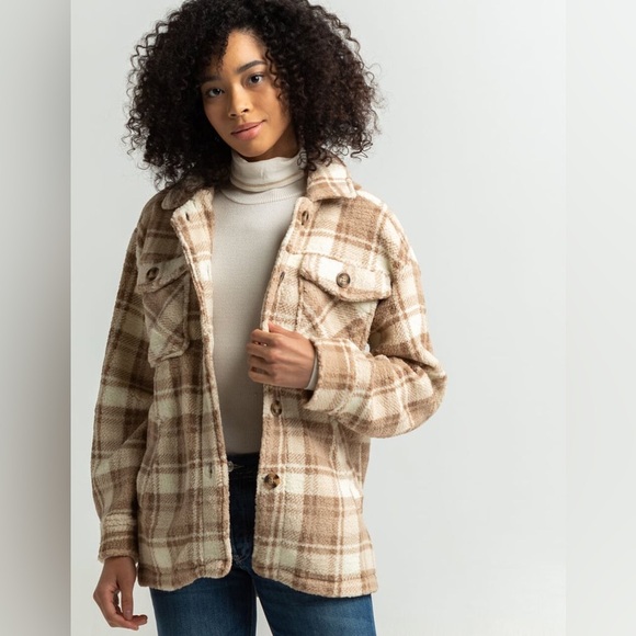 Jackets & Blazers - LOVE TREE Beige Plaid Sherpa Womens Shacket
